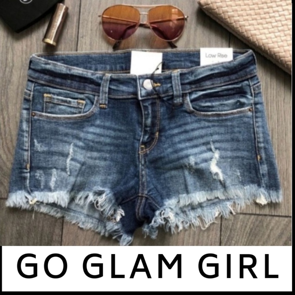 NWT Distressed Jean Shorts w/Frayed Edge - Picture 4 of 6